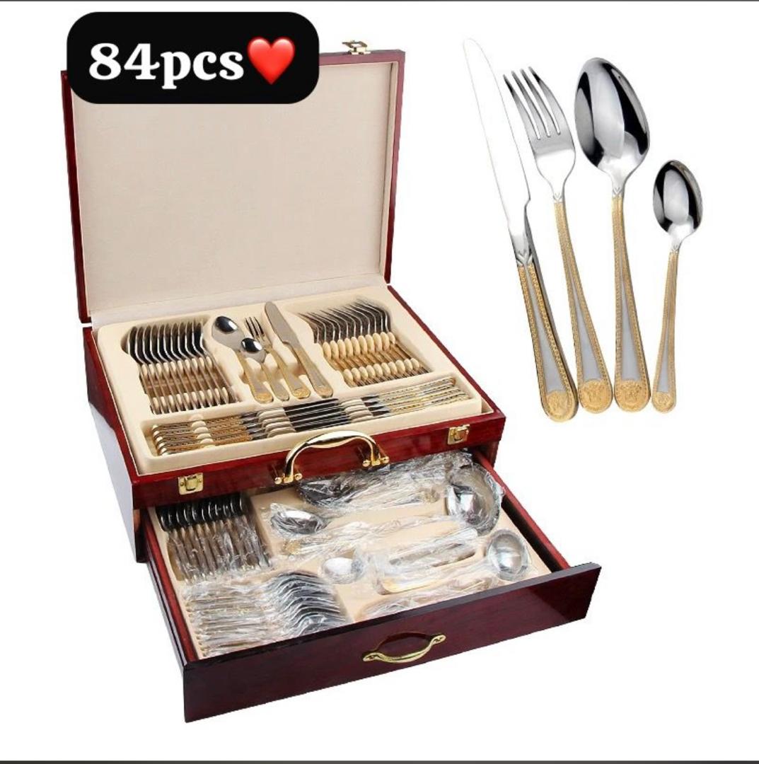 Service de 84 pièces de luxe